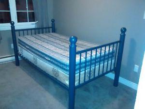 TWIN BED WITH BOXSPRING & MATTRESS