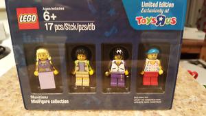  Toys R Us Lego Exclusive Mini figure collection Sealed