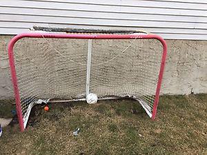 Wanted: Hockey net for sale
