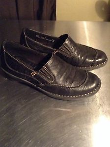 Clarks black leather shoes size 8M