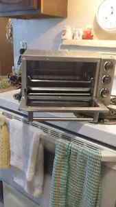 Cuisinart/convection toaster oven - broiler