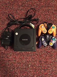 Gamecube w/ cords and 2 controllers