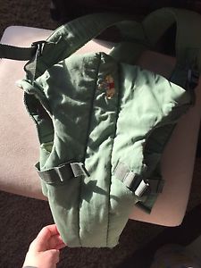 Green Winnie the Pooh baby carrier