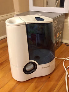 HUMIDIFIER IN EXCELLENT CONDITION