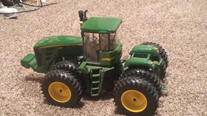 John Deere ERTL  tractor