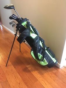 Kids right hand golf club set with carry stand bag