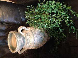 Pottery plant holder with silk plant