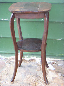 SMALL ANTIQUE END TABLE