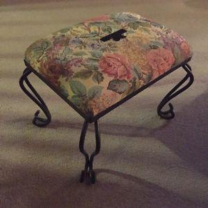 VERY NICE SMALL VANITY STOOL NEEDS A NEW COVER!!