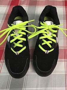 Women's size 7 Under Armour Baseball Cleats
