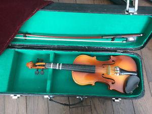 1/4 size fiddle,bow and case
