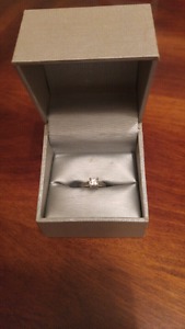 18 k white gold ring NEW PRICE!!