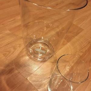 2 CLEAR VASES