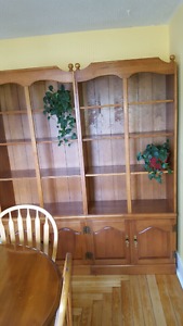 2 Hardwood (maple?) shelves