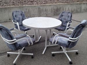Dining table and 4 chairs set
