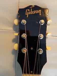  Gibson LG2 Guitar