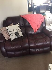 La-z-boy leather recliner love seat