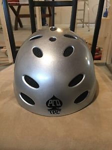 Men's snowboard helmet.