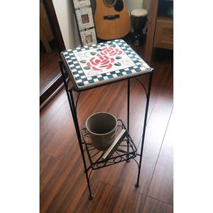 Romantic rose side table $