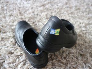 Safety shoes/ Steel toe/Static Disssipating