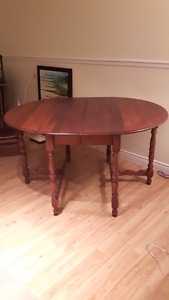 Solid Wood Gate Leg table and hidden leaf