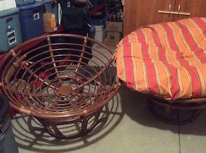 Wicker round lounge chairs