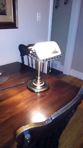 desk lamp.