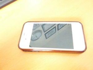 iphone 4s 16 gb white with case and screen protector