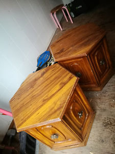 only 25CAD for 2 bedside cabinets