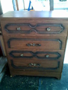 4 drawer wood dresser