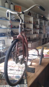 ANTIQUE MOVING SALE!! JUST N OF BEAUSEJOUR
