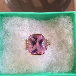 BEAUTIFUL AMETHYST RING/EMERALD CUT