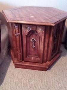 Beautiful room wooden table for sale in excellent condition
