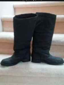 Black Boots with excellent grip for Winter, size 7 for $30