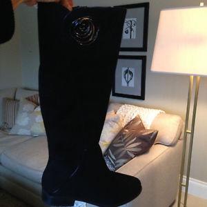Brand-new knee-high black suede boots Size 8