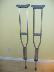 Crutches (aluminum) by Guardian