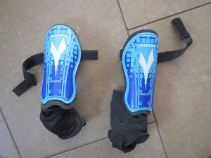 Diadora shin guards - extra small