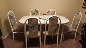 Dining table & 6 chairs