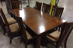 Dining table / 8 chairs