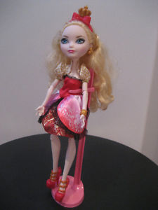 EVER AFTER HIGH DOLL