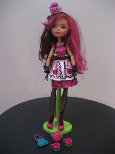 EVER AFTER HIGH DOLL AND ACCESSORIES
