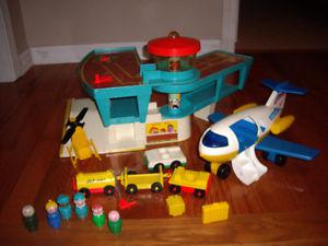 FISHER PRICE CASTLE/ AIRPORT