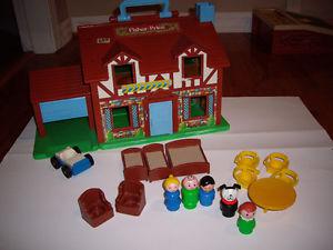 FISHER PRICE DOLL HOUSE