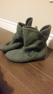 Grey dvs boots