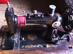 Hand crank SINGER sewing machine