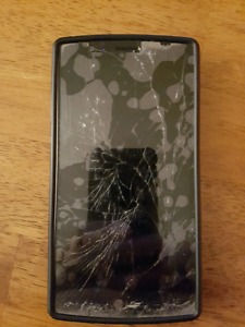 LG G4 with cracked screen and camera (still works!)