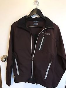 Like new Men's size small Columbia jacket