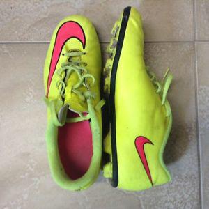 Nike Soccer Cleats Size 6