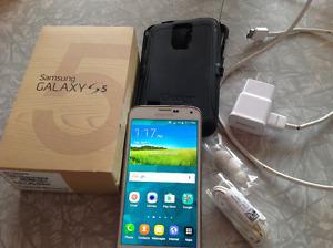 Samsung S5 in excellent condition