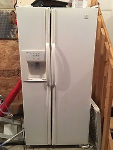 Side by side maytag fridge/freezer